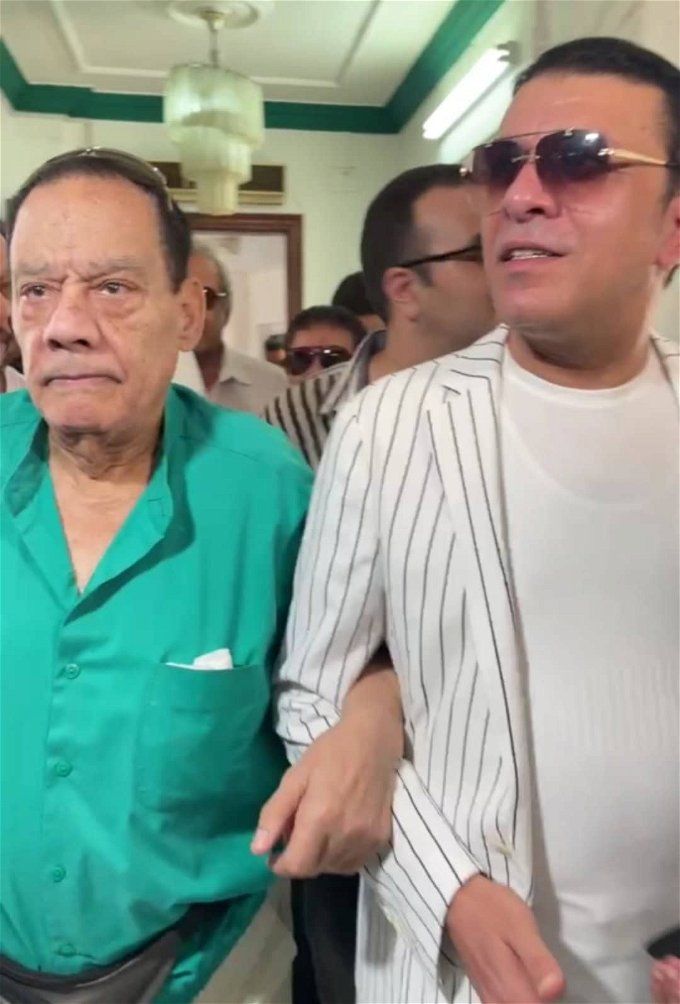 بكاء مصطفى كامل في برنامج العرافة بسبب حب حلمي بكر لابنته.. ماذا حدث؟