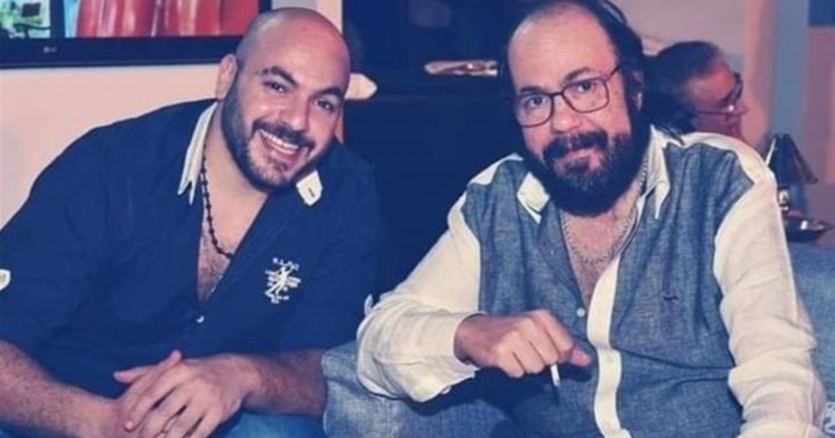 شاهد .. عمر طلعت زكريا يطلب من متابعيه الدعاء لوالده الراحل بمناسبة شهر رمضان