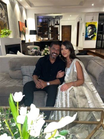 شاهد .. هاني فرحات يحتفل بخطوبته على دنيا جمعة - بالصور