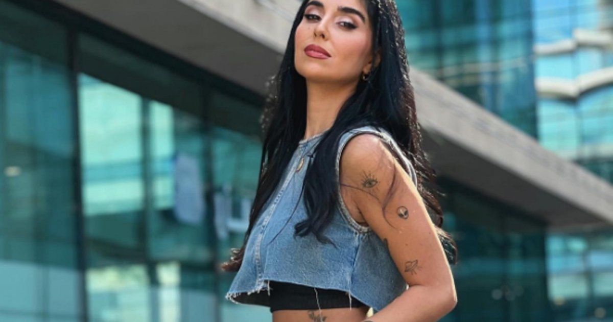 شاهد .. بين الماضي و الحاضر..زينة مكي تخطف القلوب بخفة دمها عندما كانت صغيرة