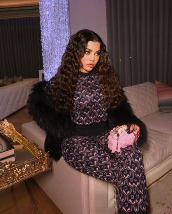 شاهد .. هيفا وهبي تخطف الأنظار .. وهذا سعر إطلالتها