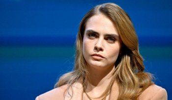 شاهد .. اندلاع حريق ضخم في قصر فنانة عالمية