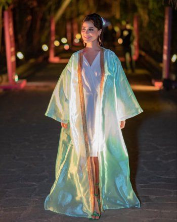 شاهد .. بأجواء رمضانية مميزة..رانيا منصور تتألق بالقفطان و تسحر العيون