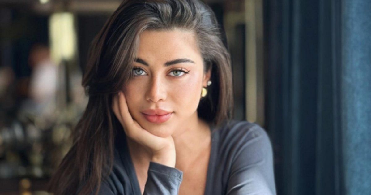 شاهد .. بالصور- يارا السكري تطل على الجمهور من الحرم المكي أثناء أدائها العمرة..و هذا ما قالته