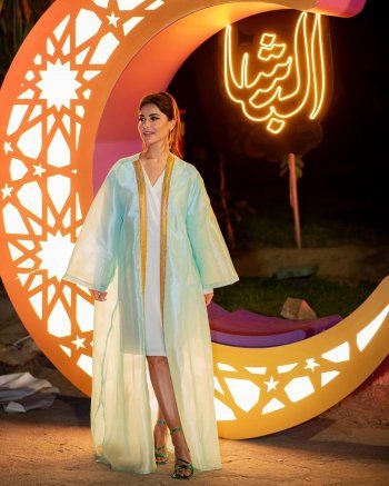 شاهد .. بأجواء رمضانية مميزة..رانيا منصور تتألق بالقفطان و تسحر العيون