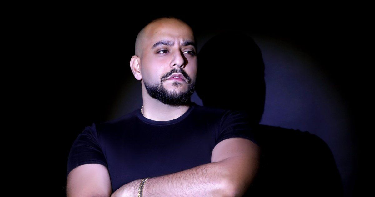 شاهد .. إلياس منصور بوثائقي عن والدته ويطرح "إمي خسرت"-بالفيديو