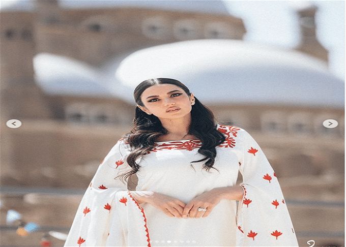 اتفرج .. درة تخطف الأضواء بفستان أبيض ملوش مثيل