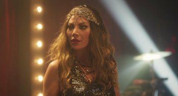 شاهد .. الملابس اللامعة ترافق "سكر" في "ولاد بديعة".. وهكذا ميزتها!