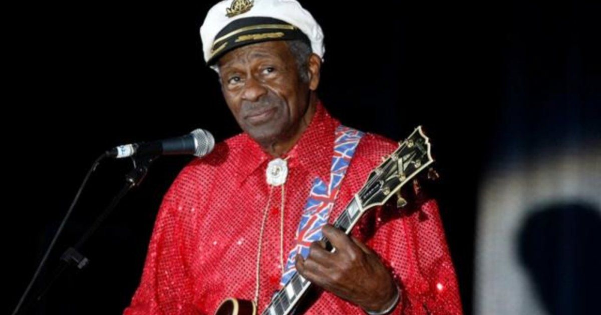 شاهد .. تشاك بيري .. أسطورة الروك آند رول الذي كان أحد أكثر الفنانين تأثيرًا في الإيقاع