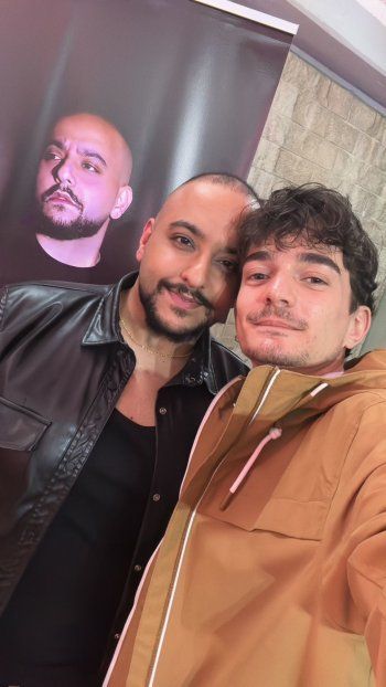 شاهد .. إلياس منصور بوثائقي عن والدته ويطرح "إمي خسرت"-بالفيديو