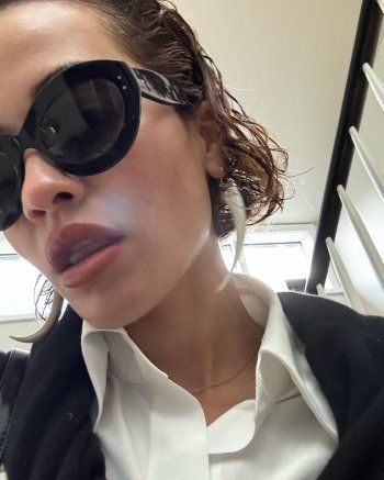 شاهد .. ريتا أورا بلوك كاجوال مميز..و جمالها يسحر الجمهور