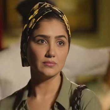 شاهد .. لوك مي عمر في "نعمة الأفوكاتو" يتصدر الترند.. يختلف بشكل كبير عن إطلالاتها اليومية