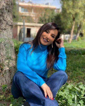 شاهد .. هذه نصيحة أمل عرفة للجمهور في يوم ميلادها-بالصورة