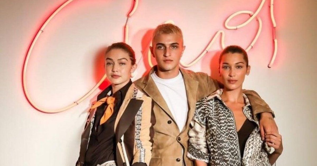 شاهد .. أنور شقيق جيجي وبيلا حديد يؤدي مناسك العمرة في مكة