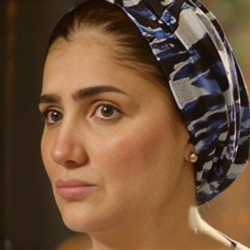 شاهد .. لوك مي عمر في "نعمة الأفوكاتو" يتصدر الترند.. يختلف بشكل كبير عن إطلالاتها اليومية