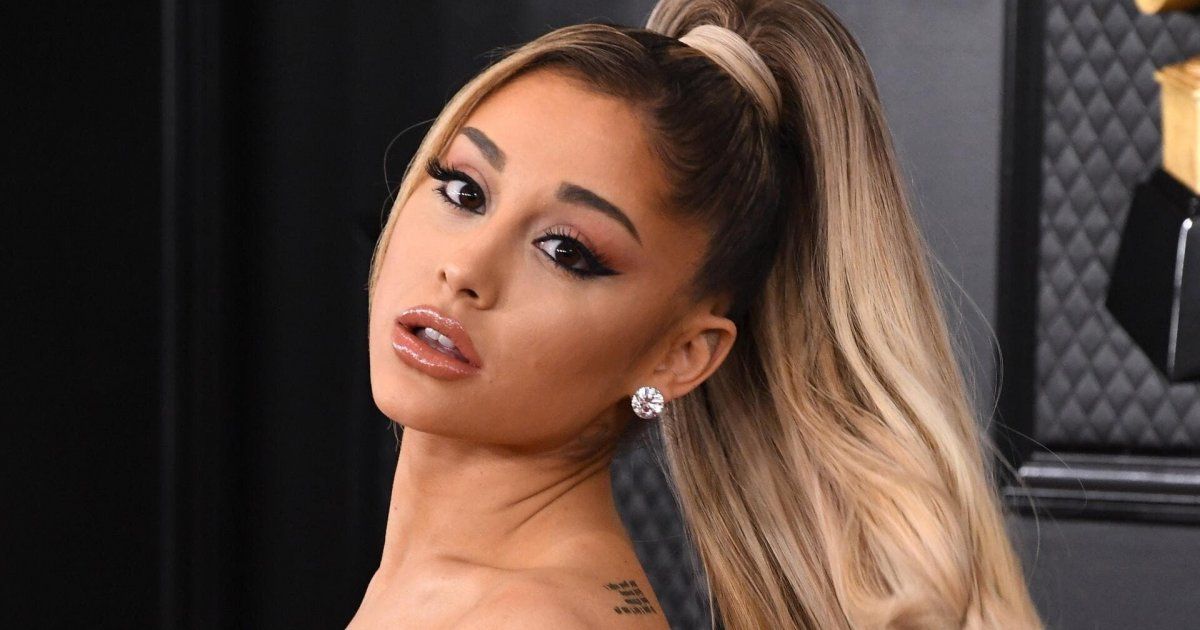 شاهد .. أريانا غراندي و دالتون غوميز ينهيان طلاقهما رسمياً