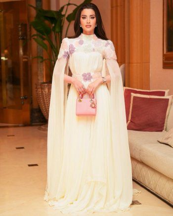 شاهد .. تحت عنوان الرقي و الجمال.. روان بن حسين تتألق بإطلالة خيالية