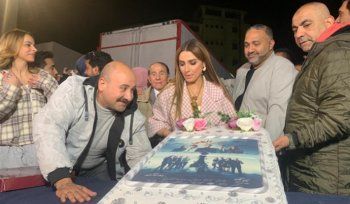 شاهد .. بالصور- روجينا تحتفل بانتهاء تصوير مسلسل "سر إلهي"