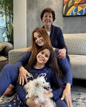 شاهد .. إبنة كارول سماحة كبرت .. فهل تشبه والدتها ؟