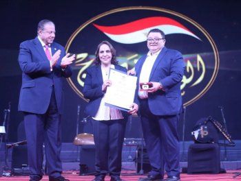 شاهد .. حسين فهمي وليلى علوي وعفاف راضي وغيرهم مكرّمون من هيئة الإنتاج الثقافي-بالصور