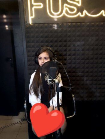 شاهد .. يارا داموني تطرح أغنية خاصة بعيد الأم