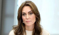 شاهد .. رانيا فريد شوقي تنهار بالبكاء في وداع والدتها وشهيرة ومحمد رياض وغيرهم يواسونها-بالصور