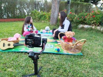 شاهد .. يارا داموني تطرح أغنية خاصة بعيد الأم