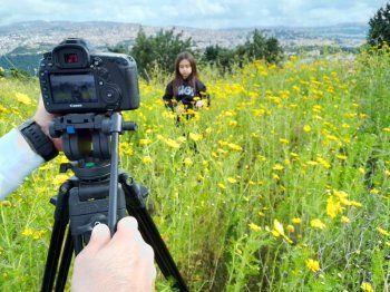 شاهد .. يارا داموني تطرح أغنية خاصة بعيد الأم