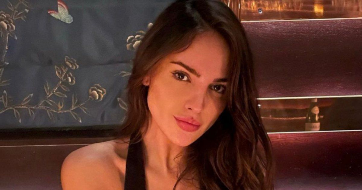 شاهد .. إيزا غونزاليس بإطلالة رائعة خلال العرض الافتتاحي لمسلسلها الجديد