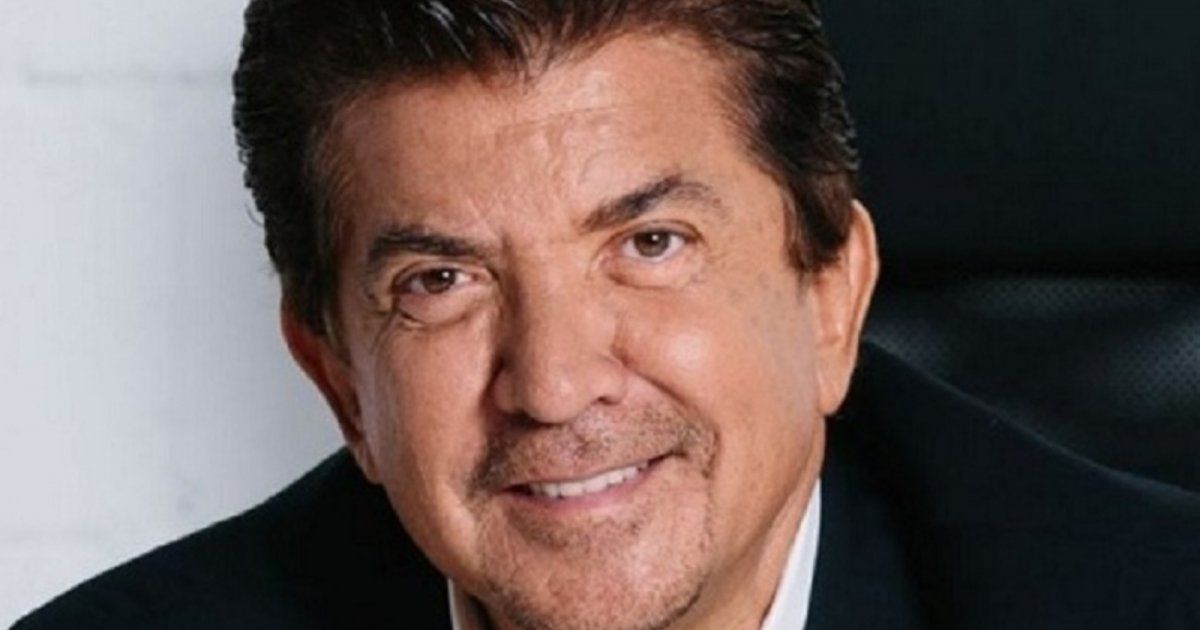 شاهد .. وليد توفيق ينشر لقطات لوالدته ويوجه لها كلمات مؤثرة جداً