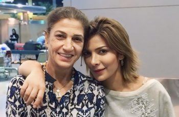 شاهد .. أصالة تعايد والدتها بعيد الأم.. ومجموعة صور مميزة لهما سوياً