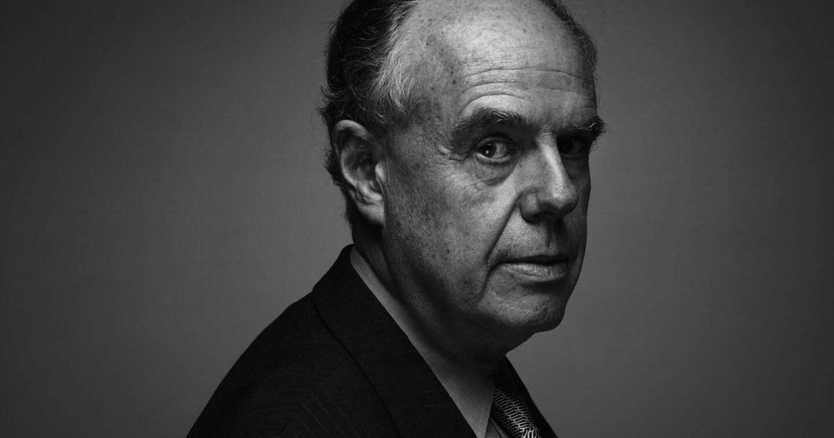 شاهد .. وفاة وزير الثقافة الفرنسي السابق والوجه التلفزيوني فريديريك ميتران