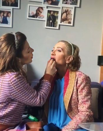 شاهد .. أصالة تعايد والدتها بعيد الأم.. ومجموعة صور مميزة لهما سوياً