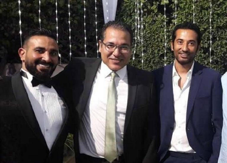 صبي العالمة أحمد سعد يسخر من شقيقه العالم سامح سعد