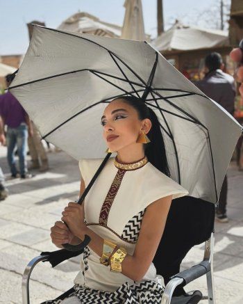 شاهد .. بالصور- سلمى أبو ضيف تسحر العيون بإطلالة فرعونية و تستعرض أنوثتها