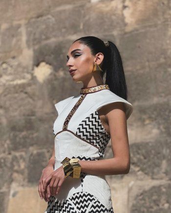 شاهد .. بالصور- سلمى أبو ضيف تسحر العيون بإطلالة فرعونية و تستعرض أنوثتها