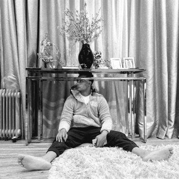 شاهد .. بالصور- محمد رمضان يحدث ضجة بن المتابعيه بسبب مكان جلوسه..فما القصة