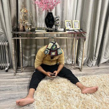 شاهد .. بالصور- محمد رمضان يحدث ضجة بن المتابعيه بسبب مكان جلوسه..فما القصة