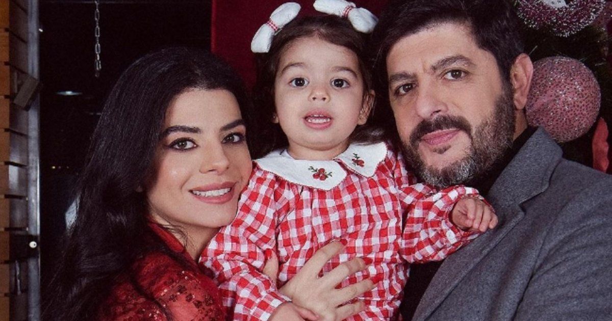 شاهد .. بالفيديو- تاليا إبنة طوني عيسى و أمونة عيد تخطف القلوب بلطافتها في أحد الشعانين