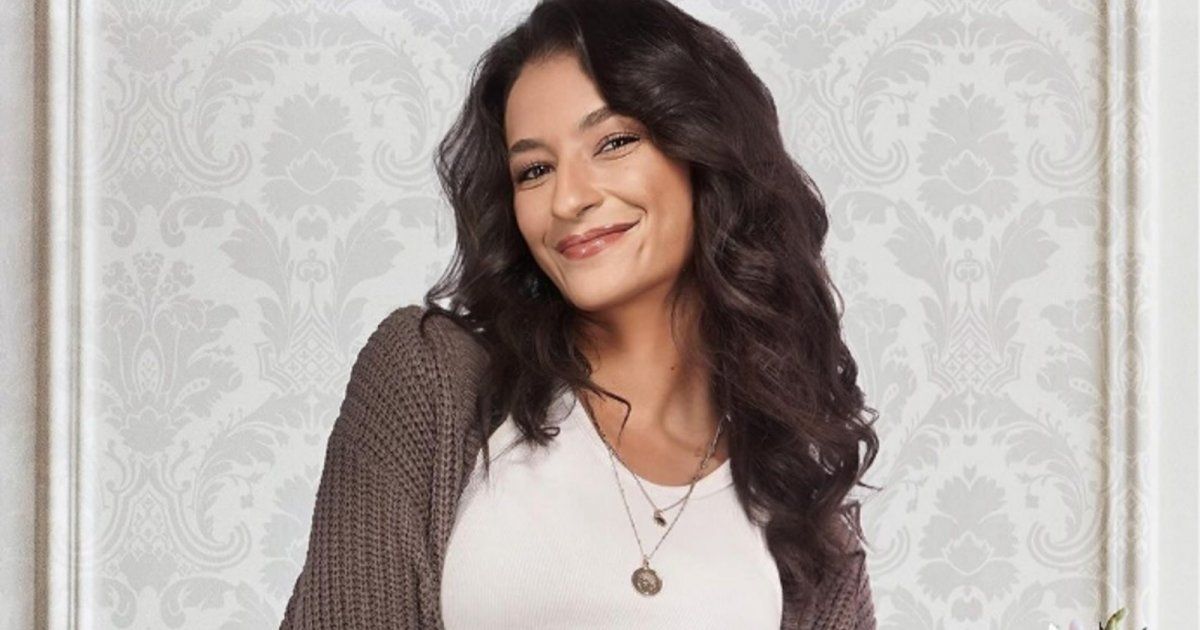 شاهد .. بالصورة- أميرة أديب تأدي مناسك العمرة و تشارك متابعيها لحظات مميزة