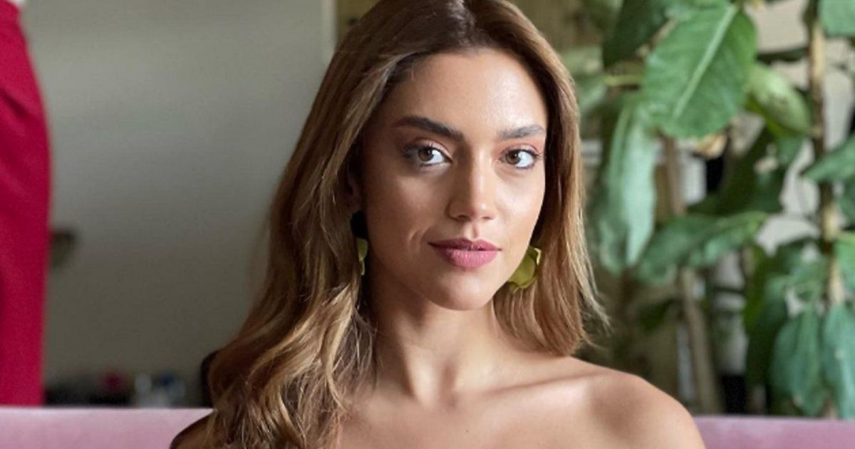 شاهد .. بطريقة طريفة.. ستيفاني عطالله تعايد والدتها في عيد الأم على طريقتها الخاصة