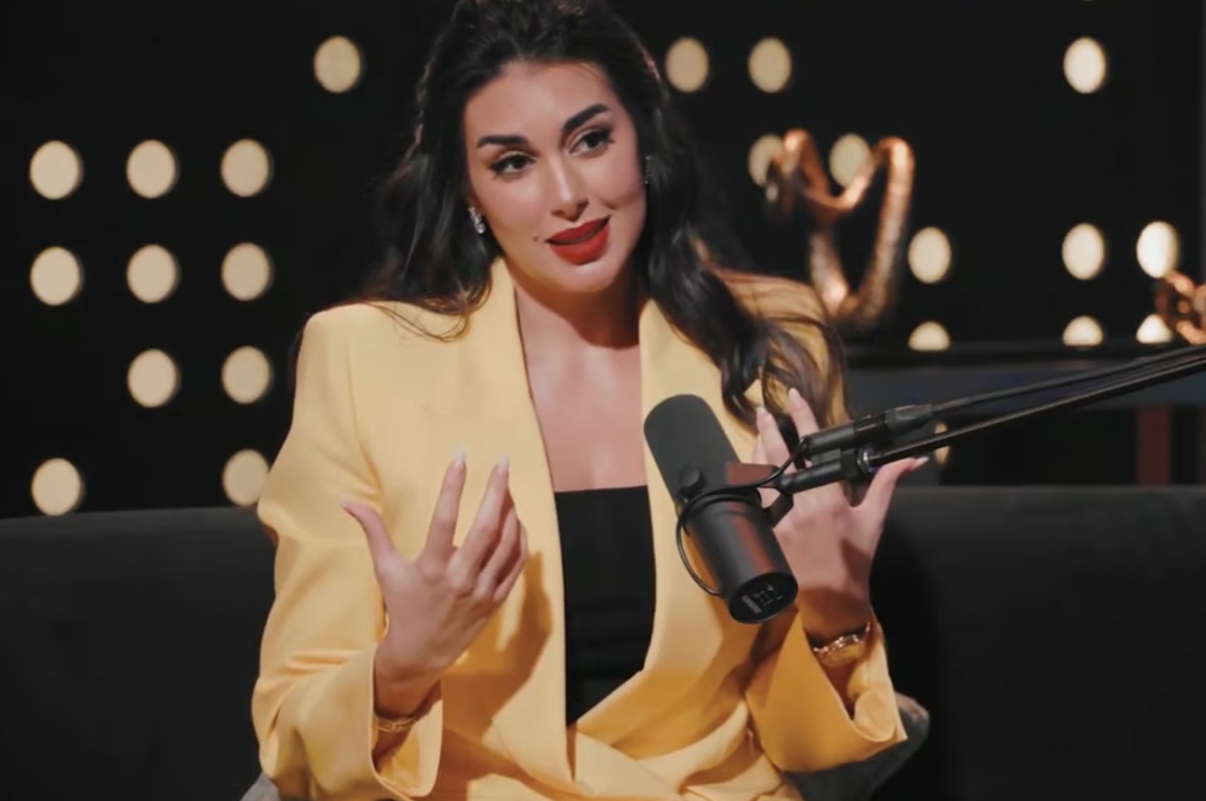 وبيقولوا ياسمين صبري بتقلد جورجينا زوجة رونالدو: ياسمين أحلى وأروع