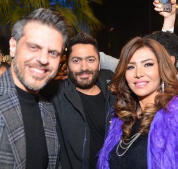 شاهد .. تامر حسني يتبرع لأحد المستشفيات بأجهزة ووحدات طبية