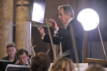 شاهد .. أمسية سيمفونيّة مميزة للأوركسترا الفيلهارمونية اللبنانية-بالصور