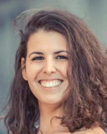 شاهد .. بالصور- والد ياسمين صبري يكشف لأول مرة عن شقيقتها الفرنسية