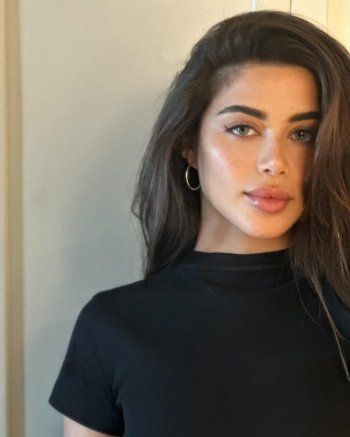 شاهد .. بالصور- يارا السكري تستعرض أنوثتها و جمالها بإطلالة كاجوال مميزة