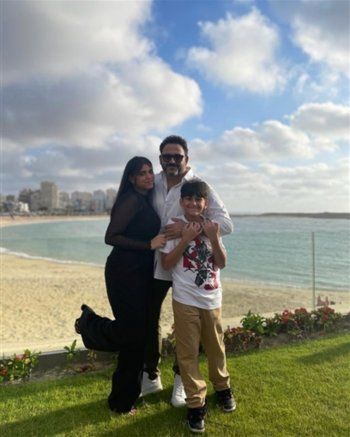 شاهد .. أبناء أكرم حسني يظهران بمشهد لطيف في الحلقة الأخيرة من مسلسل "بابا جه"