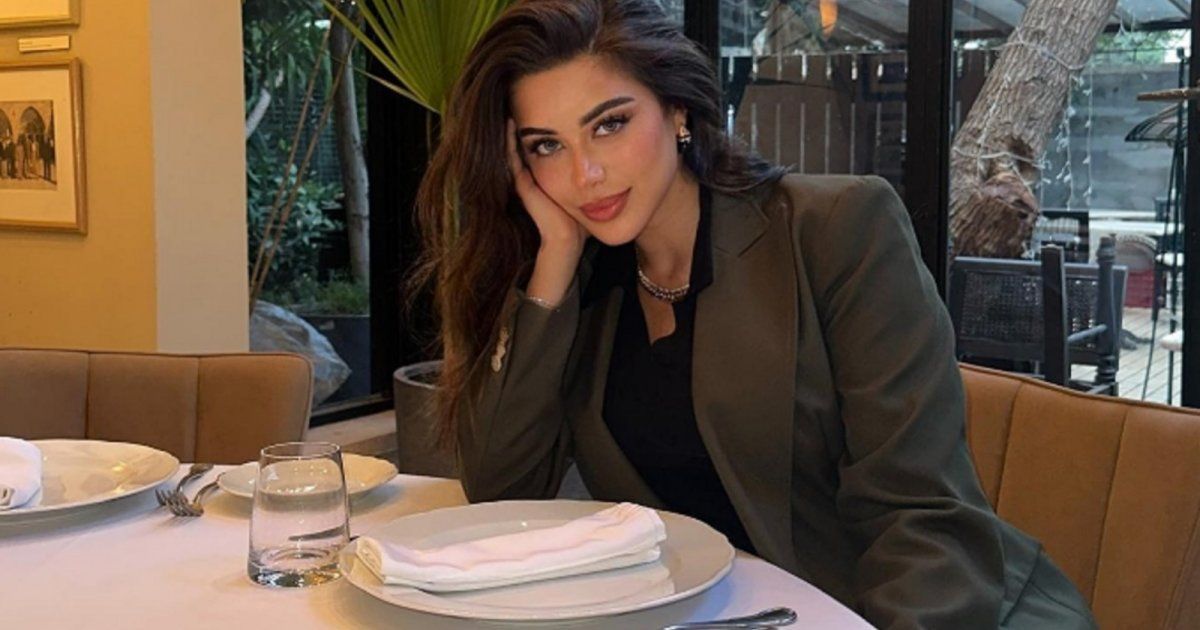 شاهد .. بالصور- يارا السكري تستعرض أنوثتها و جمالها بإطلالة كاجوال مميزة