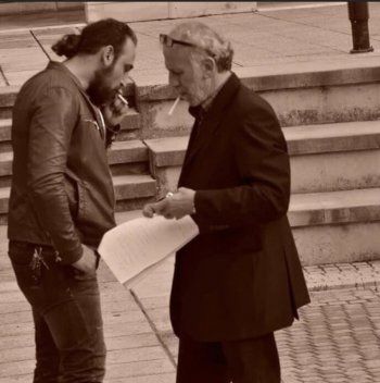 شاهد .. عبدو شاهين يوجه تحية لروح رضوان حمزة في اليوم العالمي للمسرح