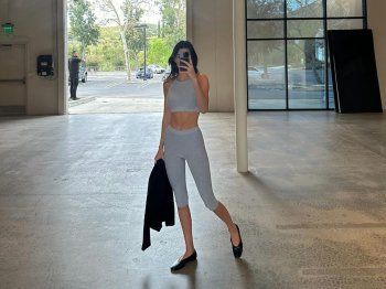 شاهد .. بالصور- كيندال جينر تتألق بلوك رياضي مميز و تستعرض رشاقتها